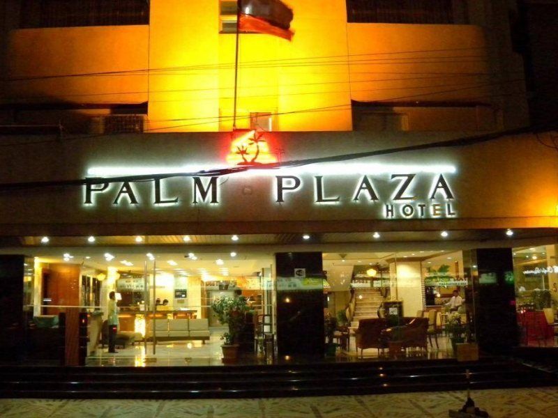 Palm Plaza Hotel Manila Esterno foto